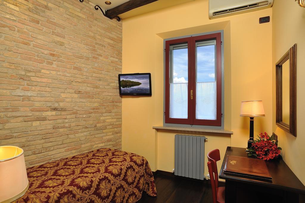 Hotel Bonconte Urbino Exterior photo